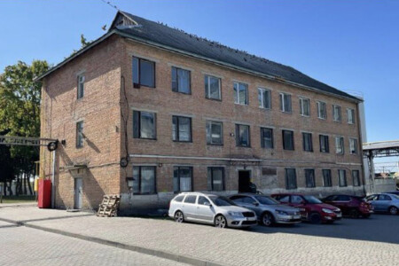 The current state of the old “post-Soviet” building The current state of the old “post-Soviet” building